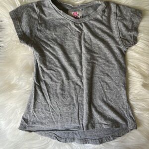 Real Love Gray V-Neck T-Shirt Size 6/6x